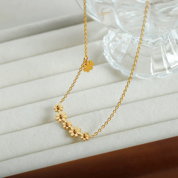 316L Stainless Steel Goldplated Flower Pendant Necklace Jewelry For Women Simple Style