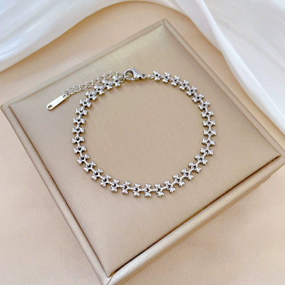 Titanium Steel Heart Dog Bone Chain Bracelet For Women With Gold Inlaid Constellation Pattern Retro Style
