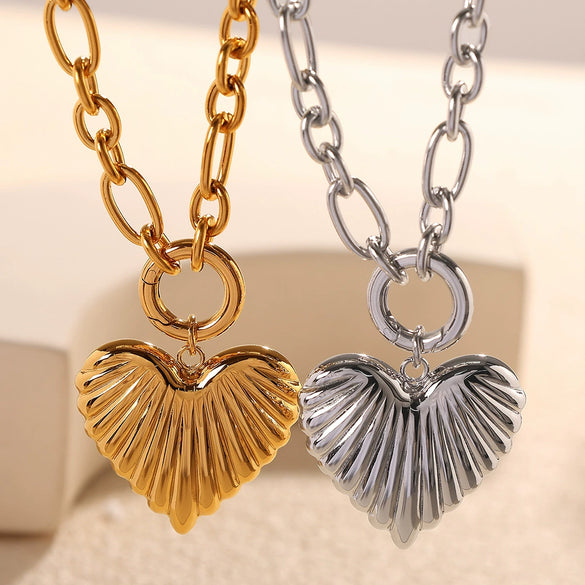 316L Stainless Steel Heart Pattern Necklace Electroplated For Women