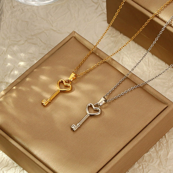 Titanium Steel Heart Shape Love Key Pendant Necklace And Earrings With Electroplating O Chain Women's Fashion Simple Light Luxury Style