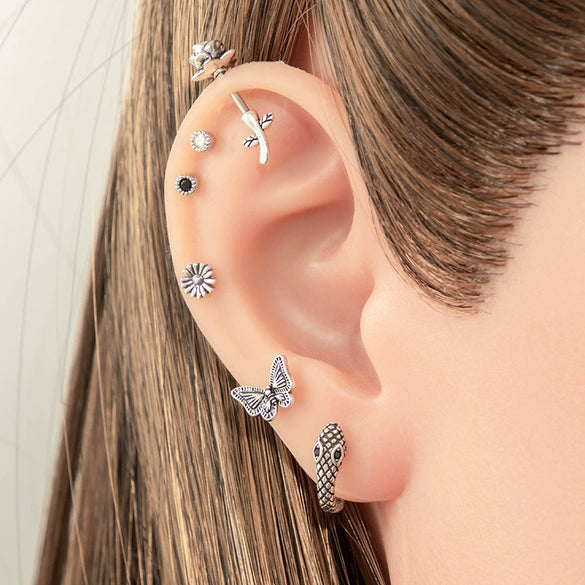 Titanium Steel Heart Shape Piercing Earrings With Electroplating French Retro Punk Style For Women