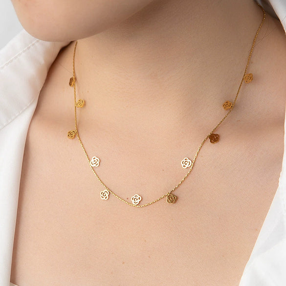 Titanium Steel Hollow Leaf Love Star Necklace For Women With Electroplating Design