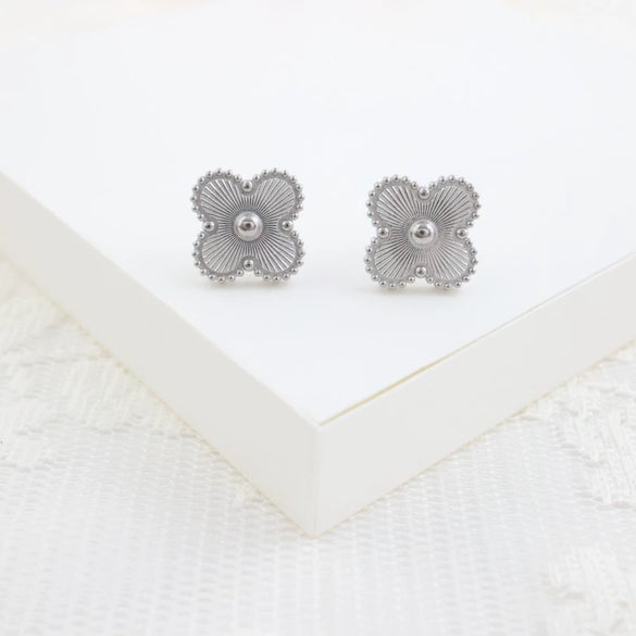 Titanium Steel Jewelry Set With Laser Clover And Plant Flowers Pattern Electroplating Treatment For Women