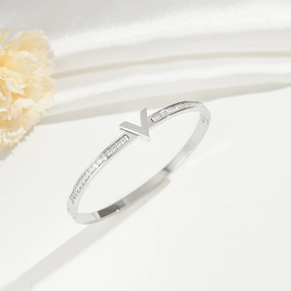 Titanium Steel Letter Diamond Bracelet For Women Electroplated Simple Elegant