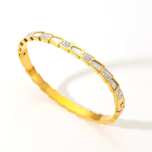 Titanium Steel Light Luxury Bracelet With White Shellfish Diamond Buckle And Electroplating Treatment