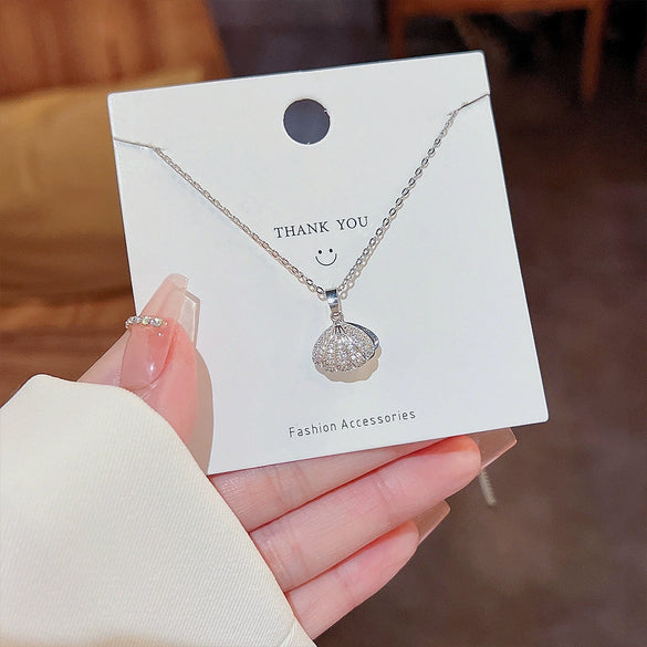 Titanium Steel Necklace Light Luxury Geometric Shell Pendant Fashion Accessories