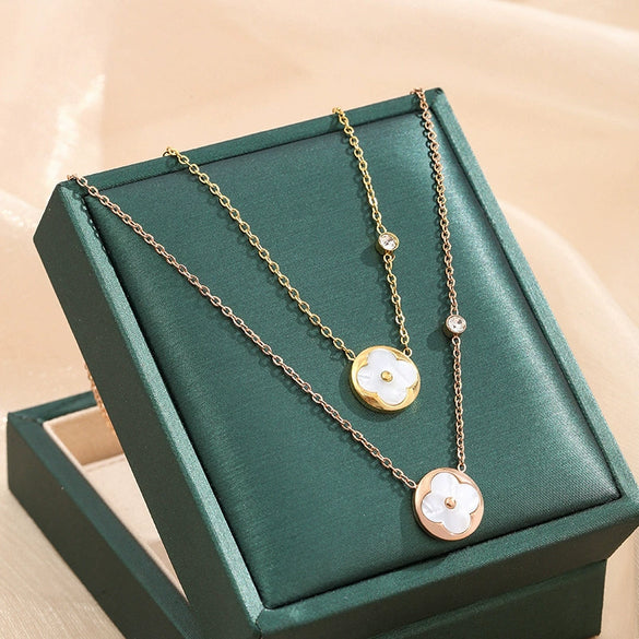 Titanium Steel Necklace With Round Inlaid Shell Four Leaf Clover Pendant For Women Electroplated O Chain Non Fading