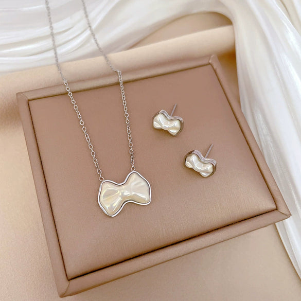 Titanium Steel Pearl Bow Geometric Cartoon Style Electroplated Unisex Necklace