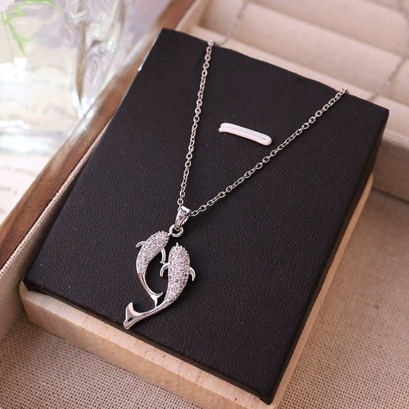 Titanium Steel Pisces Zodiac Animals Pendant Necklace With Diamond Inlay And Cross Chain Light Luxury Simple Allmatch