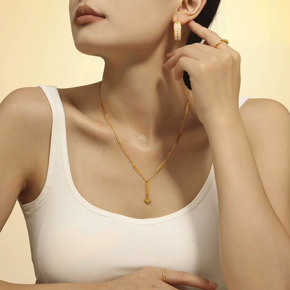 Titanium Steel Rhinestones Geometric Light Luxury Women's Pendant Necklace