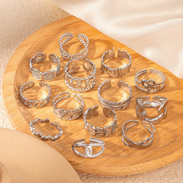 Titanium Steel Ring Geometric Hollow Leaf Design Electroplating Light Luxury Style For Ladies