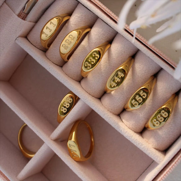 Titanium Steel Ring With Number Pattern Retro Style Electroplated For Women