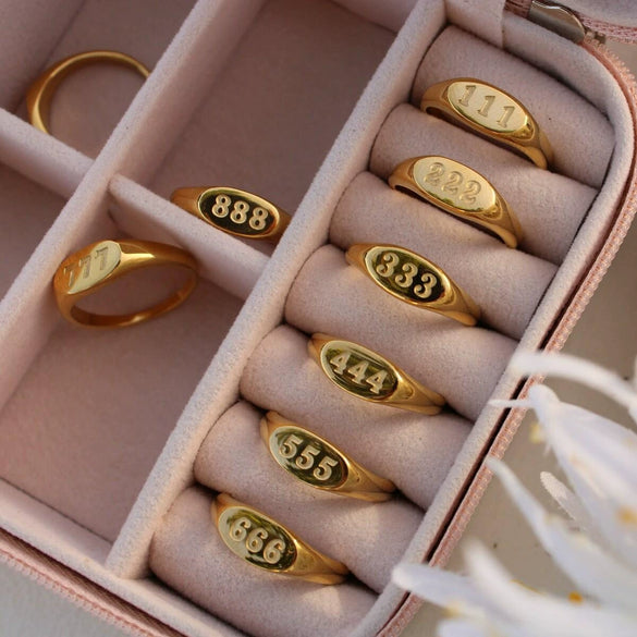 Titanium Steel Ring With Number Pattern Retro Style Electroplated For Women