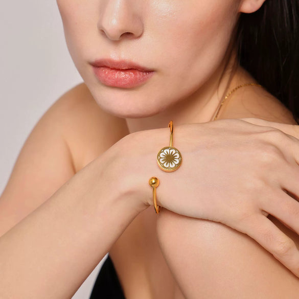 316L Stainless Steel Seawater Shells Elastic Cord Adjusting Opening Bracelet Electroplated Fashion Jewelry