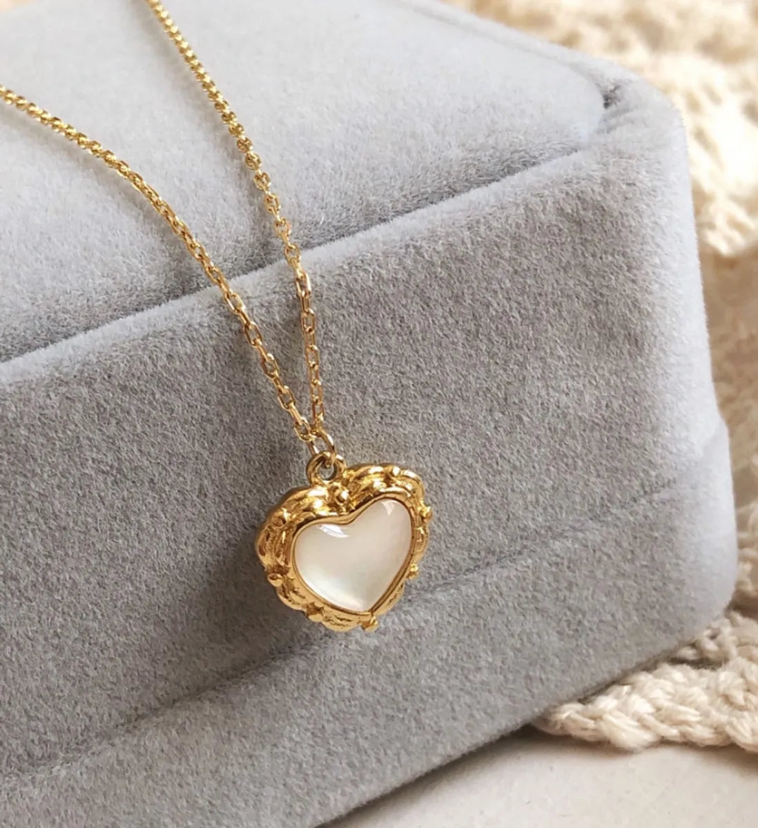 Heart Titanium Steel Inlaid Shell Inlaid Gold Necklace