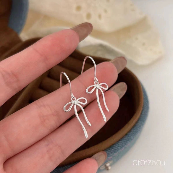 Titanium Steel Silver Line Bow Necklace Women's Knot Necklace Niche Elegant Allmatch Simple Collarbone Chain