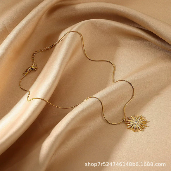 Titanium Steel Stainless Steel Heart Shaped Necklace With Zircon Insect Geometric Pattern And Diamond Design