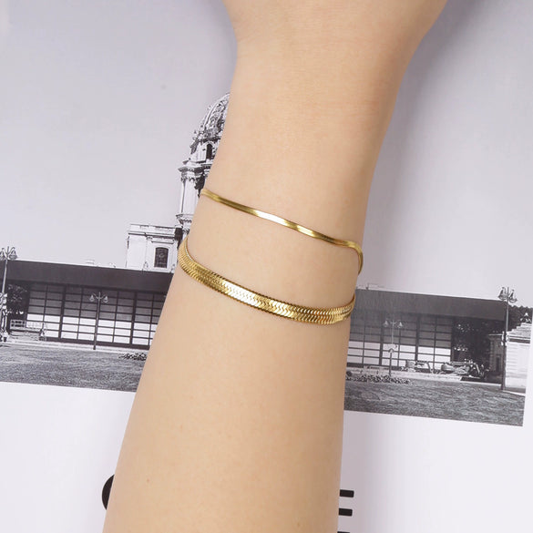 Titanium Steel Stainless Steel Plated 18K Gold Electroplated Women's Bracelet With Wave Geometric Snake Bone Design