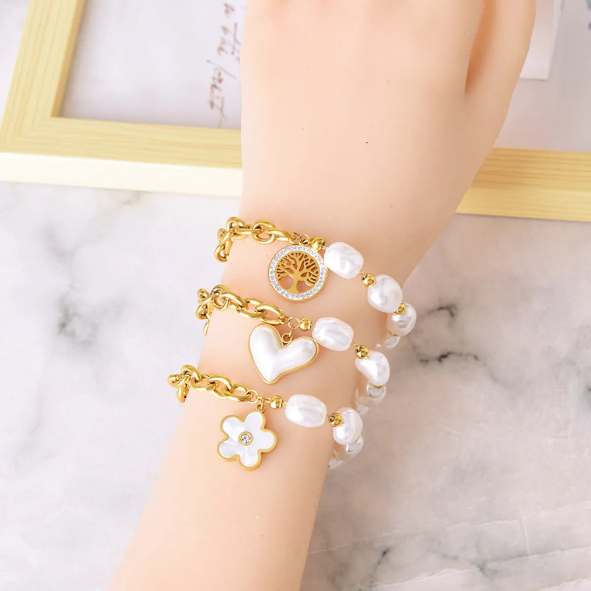 Sweet Geometric Devil'S Eye Heart Shape 304 Stainless Steel 18K Gold Plated Artificial Pearls Rhinestones Shell Bracelets In Bulk