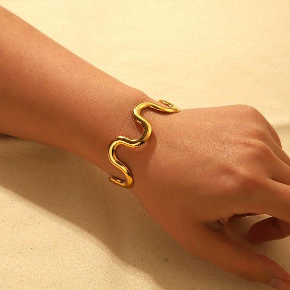 Titanium Steel Wave Bracelet Women's Fashion Simple Electroplated