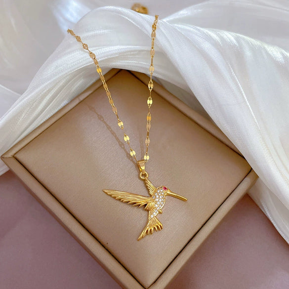 Titanium Steel Women's Flying Bird Woodpecker Microinlaid Real Gold Geometric Necklace With Diamond Design