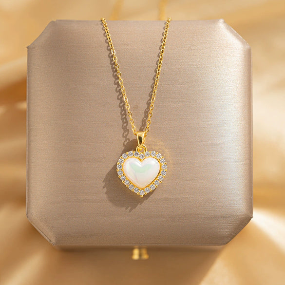 Titanium Steel Women's Light Luxury Heart Shaped O Shaped Chain Necklace With Electroplating