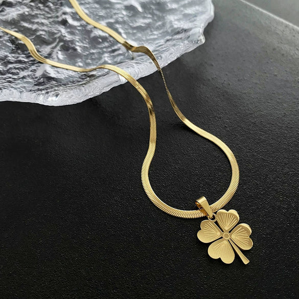 Titanium Steel Women's Lucky Grass Pendant Necklace With Geometric Pattern And Electroplating Treatment Light Luxury Style