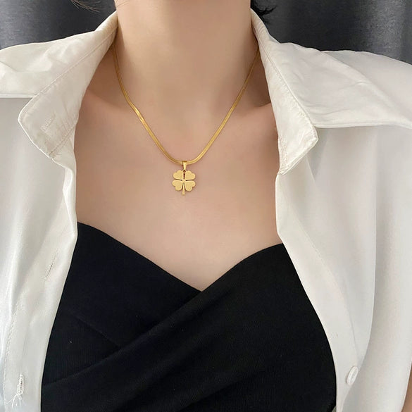 Titanium Steel Women's Lucky Grass Pendant Necklace With Geometric Pattern And Electroplating Treatment Light Luxury Style