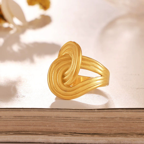 Twisted Stripe Winding Ring Titanium Steel Jewelry 18K Gold Plated Geometric Design For Women