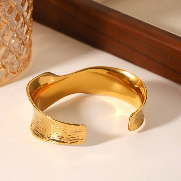 Twisted Wide Stainless Steel Bracelet Niche Design Casting And Electroplating Process