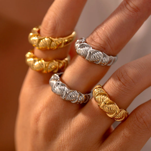 Unique Striped Chic Style Stainless Steel 18K Gold Plated Food Finger Ring With Geometric Design For Women
