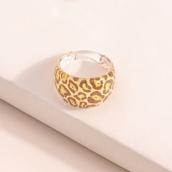 Unisex Acrylic Leopard Spot Statement Ring With Epoxy Resin Finish And Creative Chocolateinspired Design In A Light Luxury Style