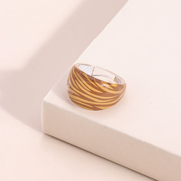 Unisex Acrylic Leopard Spot Statement Ring With Epoxy Resin Finish And Creative Chocolateinspired Design In A Light Luxury Style