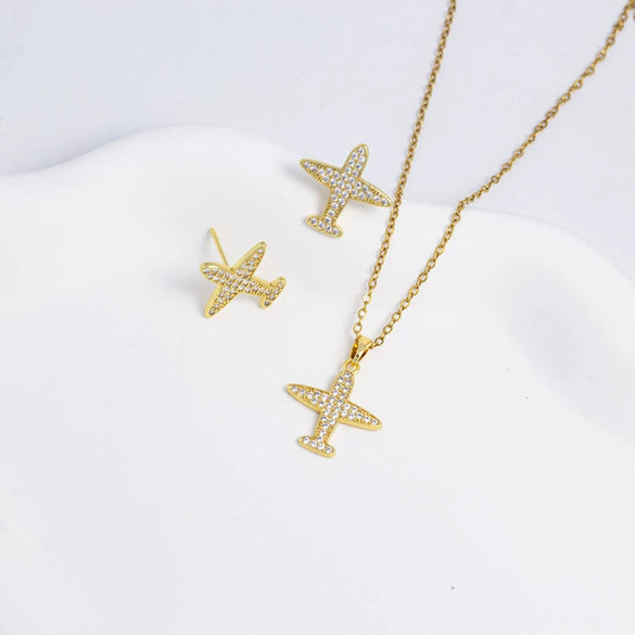 Unisex Simple Fashion Jewelry Copper Airplane Shape Pendant Necklace With Electroplating And Mixed Gemstone Setting