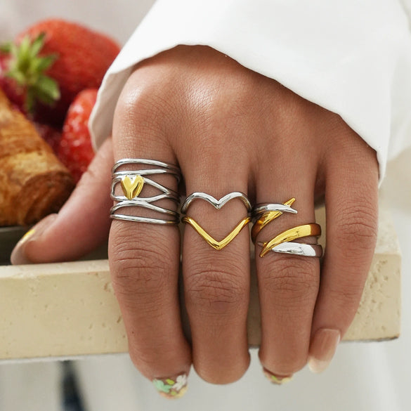 Unisex Stainless Steel Hollow Heart And Ushaped Flower Geometric Rings With Vacuum Furnace Electroplating