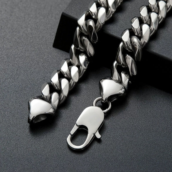 Unisex Titanium Steel Necklace With Geometric Pattern And Polishing Treatment
