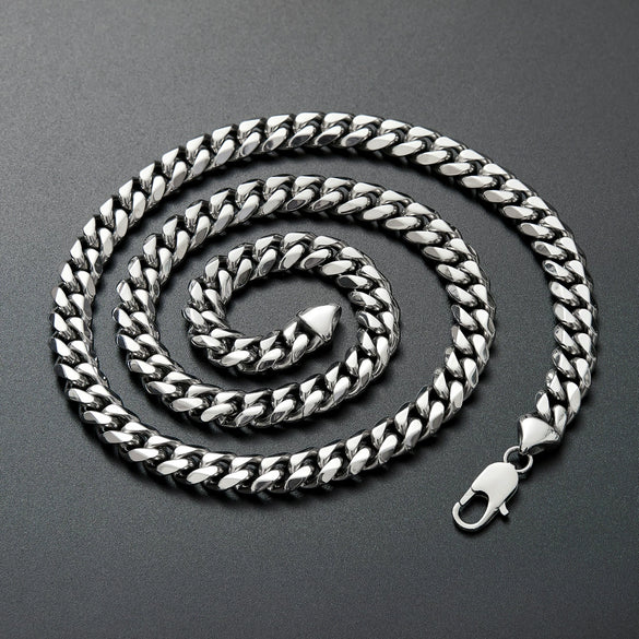 Unisex Titanium Steel Necklace With Geometric Pattern And Polishing Treatment