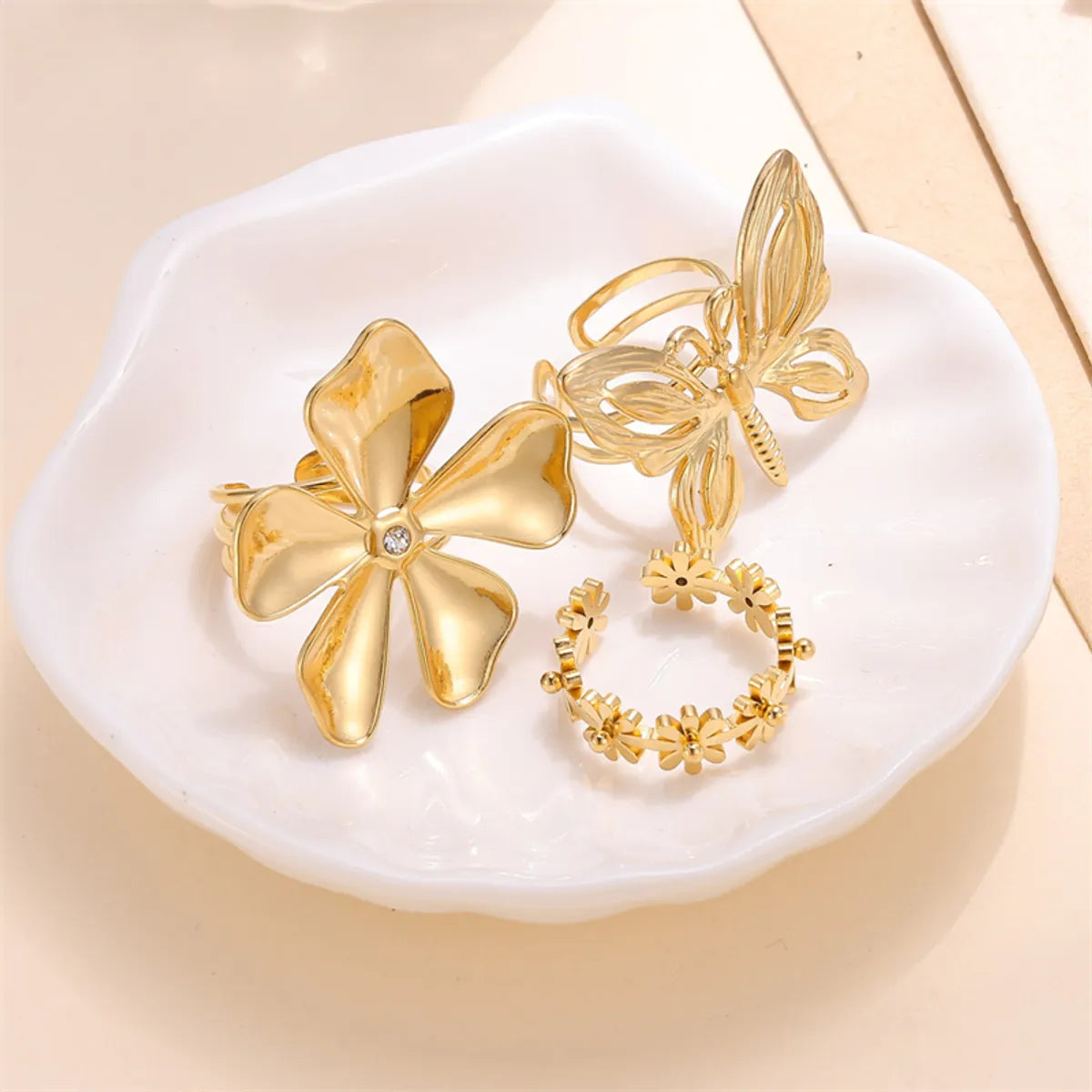 Vacation Butterfly Daisy Stainless Steel Plating 18k Gold Plated Open Rings