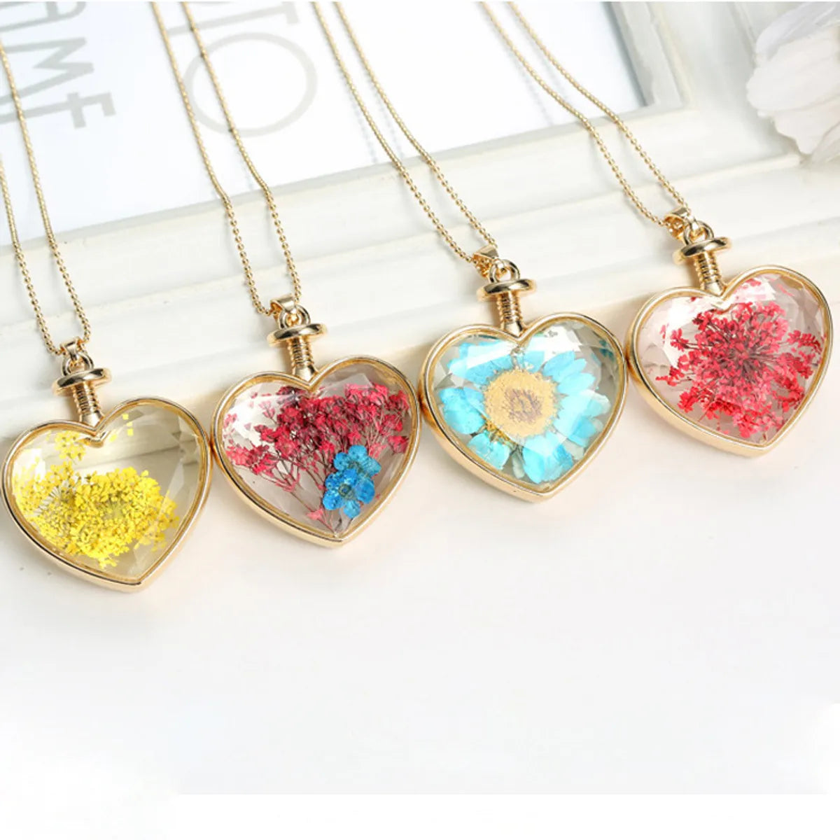 Vacation Heart Shape Alloy Dried Flower Glass Wholesale Pendant Necklace