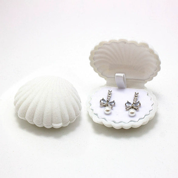 Velvet Clamshell Jewelry Gift Box Flannel Flip Ring Box For Earrings Pendant And Necklace Packaging Cute Minimal Style