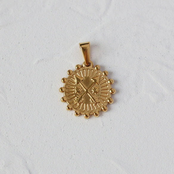 Versatile Pendant Necklace With Serpentine Rose Coin Melon Buckle Woolen Chain Titanium Steel 18K Gold Plated