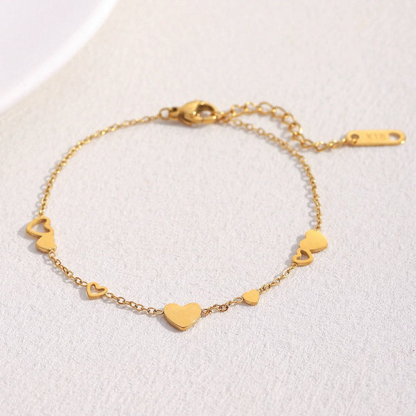 Versatile Stylish Geometric Creative Hand Jewelry Stainless Steel 18K Gold Plated Simple Heart Bracelet For Women