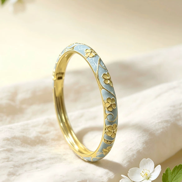 Vintage Enamel Clover Bracelet With Gold Plated Finish Elegant Floral Plant Design Fashion Jewelry