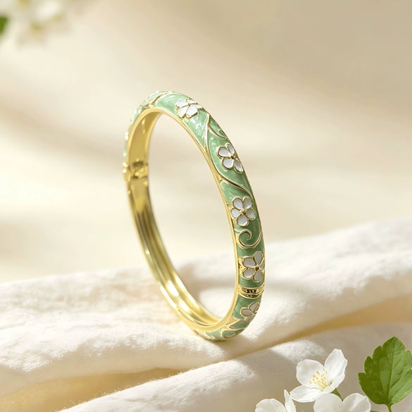 Vintage Enamel Clover Bracelet With Gold Plated Finish Elegant Floral Plant Design Fashion Jewelry