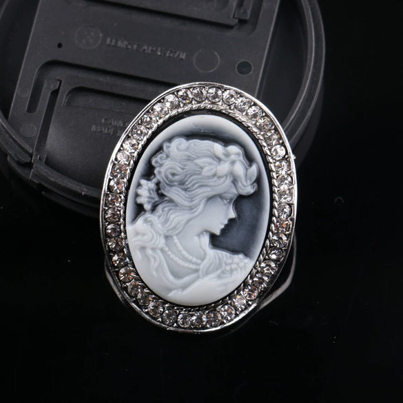 Vintage Fashion Ol Style Alloy Head Brooch Pin With Cartoon Characters Electroplated For Women