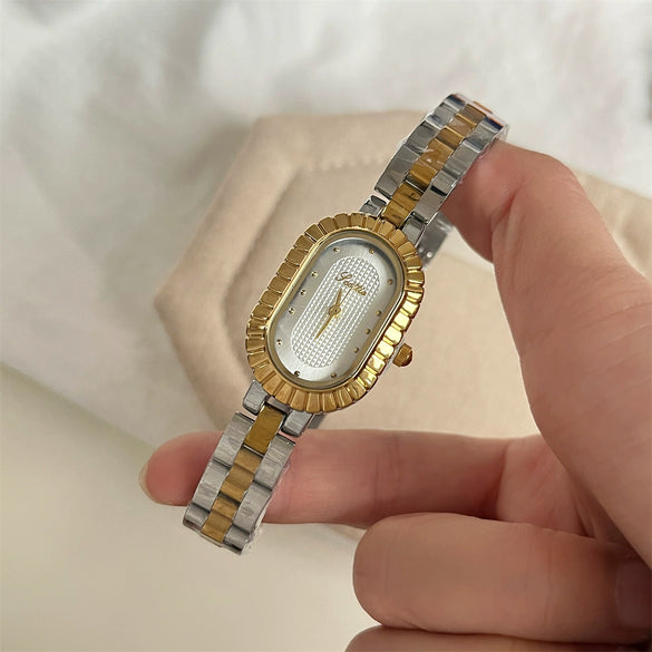 Vintage Fashion Women's Watch With Oval Dial Stainless Steel Band And Toothed Edge Design