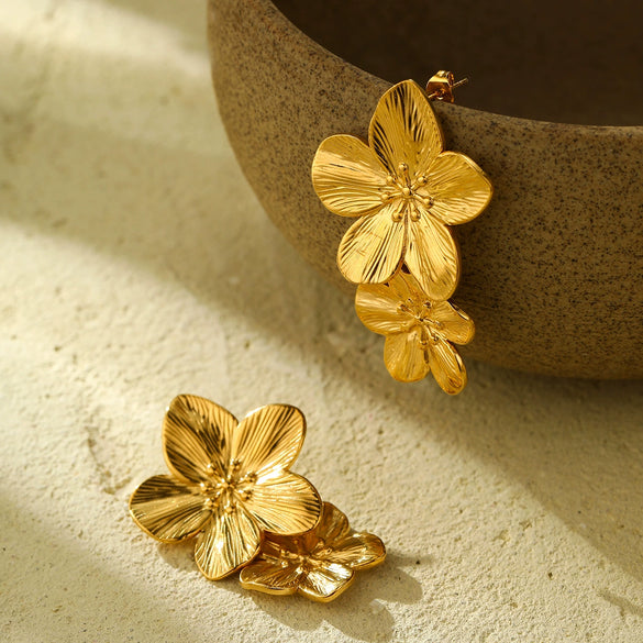 Vintage French Palace Style Stainless Steel Petal Tassel Metal Earrings For Women With Electroplating