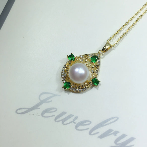Vintage Green Freshwater Pearl Pendant Necklace Copper Material Flat Round And Bun Round Shape