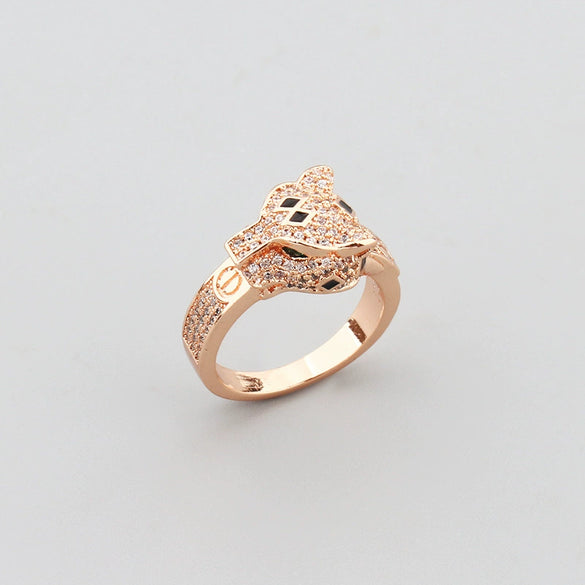Vintage Leopard Head Bracelet For Women In Gold Plated Environmental Protection Copper With Inlaid Diamond Style Details