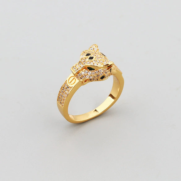 Vintage Leopard Head Bracelet For Women In Gold Plated Environmental Protection Copper With Inlaid Diamond Style Details